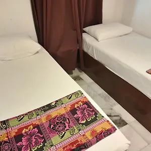 OYO 90273 Mz Hotel Hotel